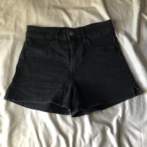 H&M BLACK HIGH WAISTED SHORTS